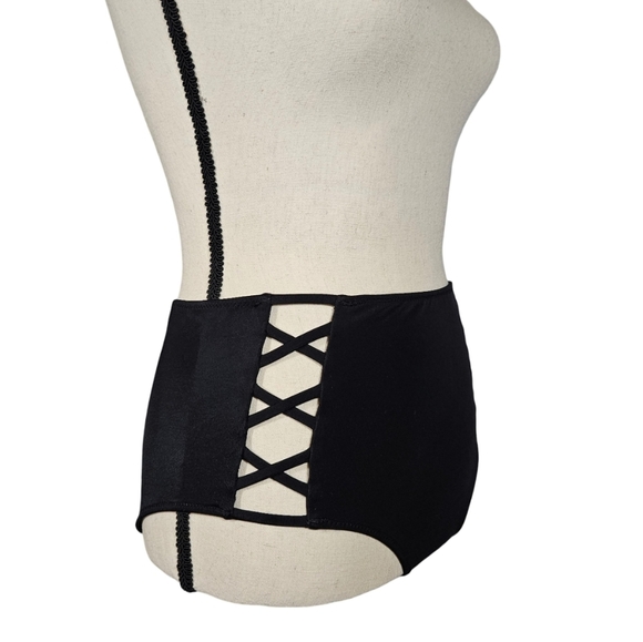 Shade & Shore High Waisted Bikini Bottem, Black, Size Medium - Picture 2 of 10